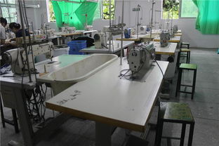 深圳市匡匡服裝有限公司 產(chǎn)品展示 羽絨服定做工廠 企業(yè)沖鋒衣定制