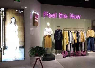 服裝店沒客進(jìn)店 導(dǎo)購除了等還有很多事需要做